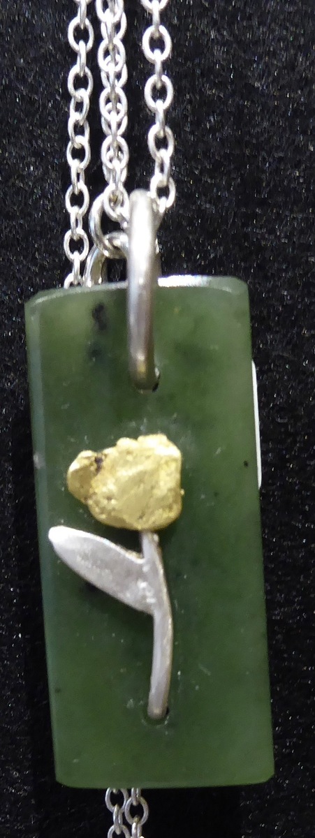 pendant - pounamu and gold/silver flower