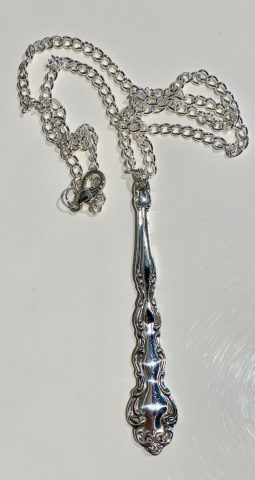 Cutlery handle pendant (long)