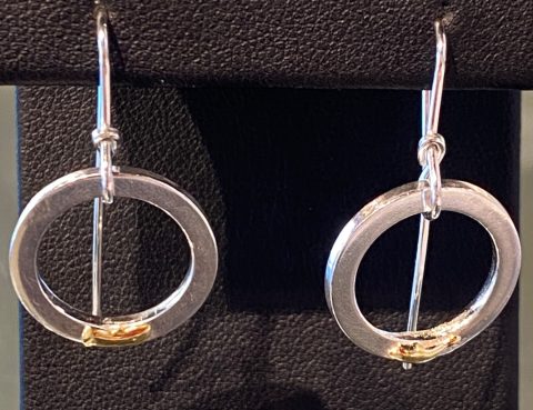 Round hoop earrings with irregular gold (22ct. gold ball, stg. silver)