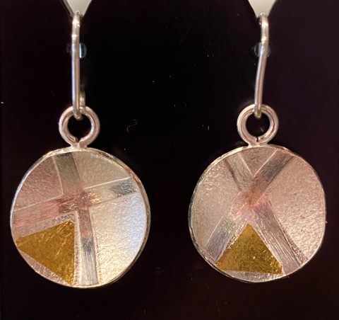 Embossed Dome with Triangle - earrings - sterling silver, 24ct. gold Keum Boo