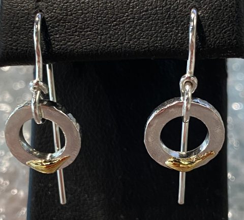 Irregular gold small loop earrings